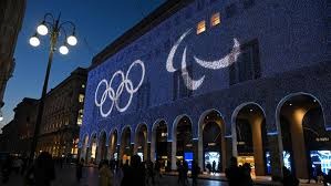 科里纳：正讨论足球中教练喊暂停的可能性，努力寻找解决方案